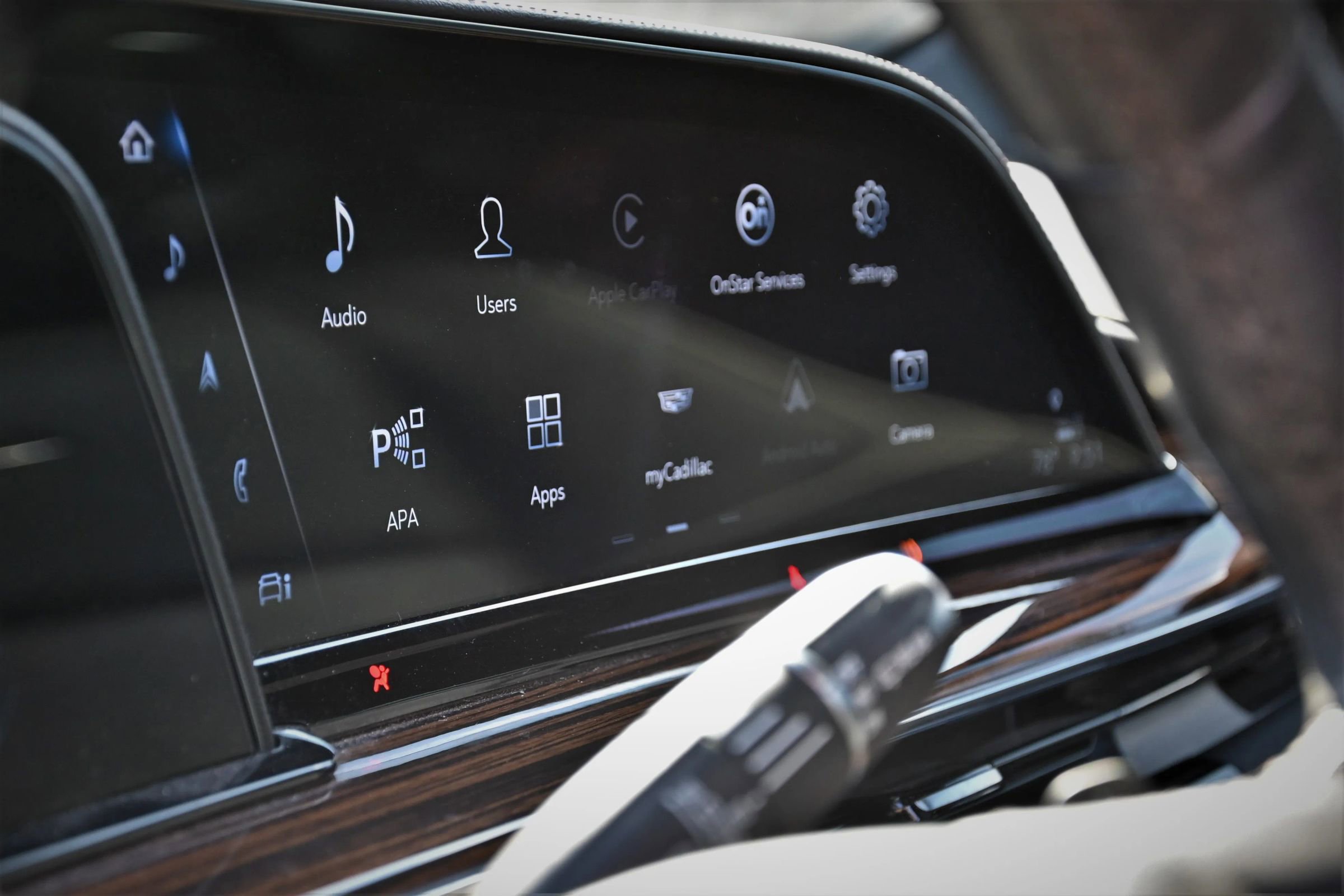 Used 2023 Cadillac Escalade Premium Luxury RWD image 15