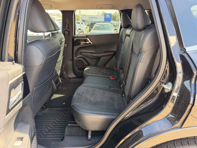 Used 2024 Mitsubishi Outlander SE AWD/4WD image 10
