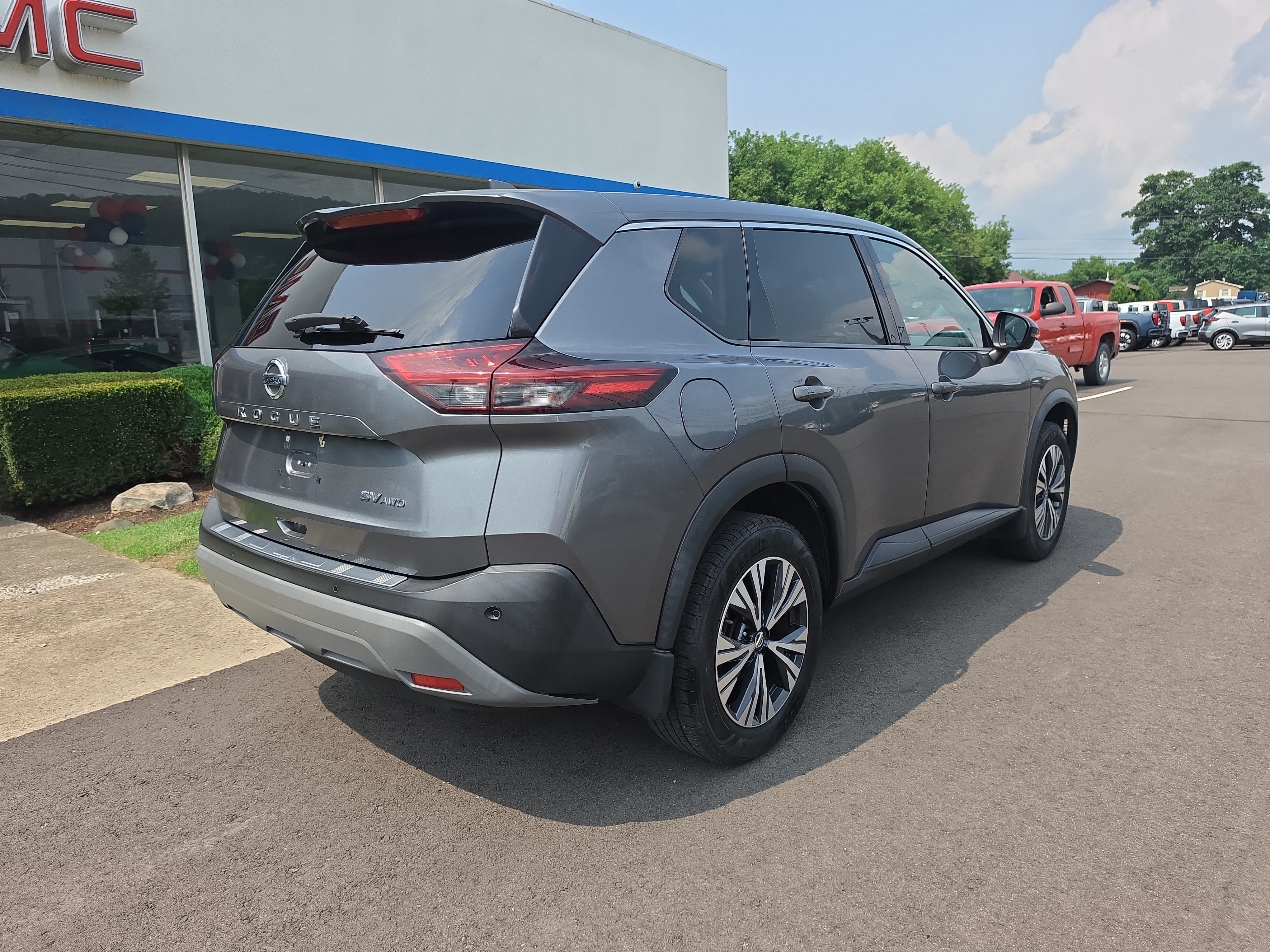 Used 2021 Nissan Rogue SV AWD/4WD image 3