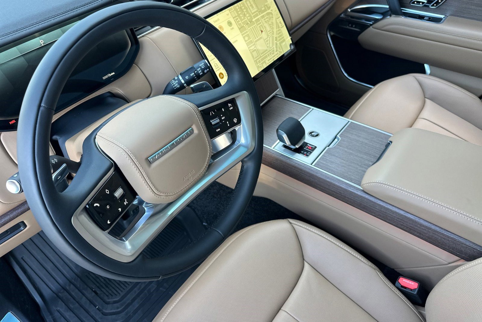 New 2026 Land Rover Range Rover SE image 5