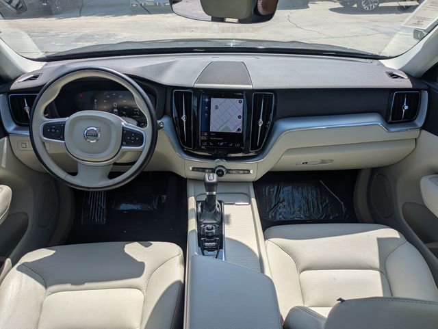 Used 2018 Volvo XC60 T5 Momentum w/ Convenience Package image 24