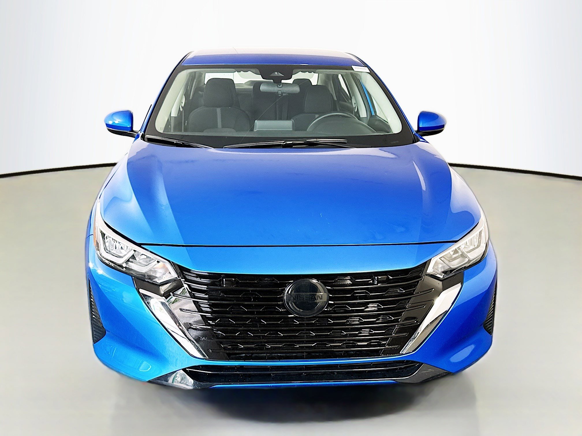 Used 2025 Nissan Sentra SV image 2