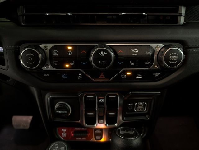 Used 2025 Jeep Wrangler Unlimited Rubicon 4xe w/ Safety Group AWD/4WD image 20