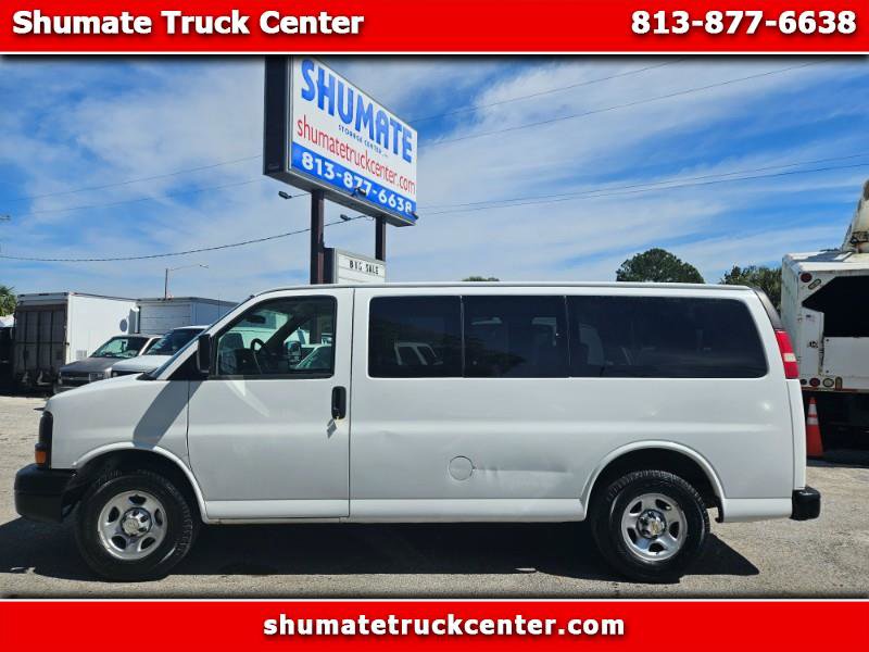 Used 2008 Chevrolet Express 1500 Passenger image 1
