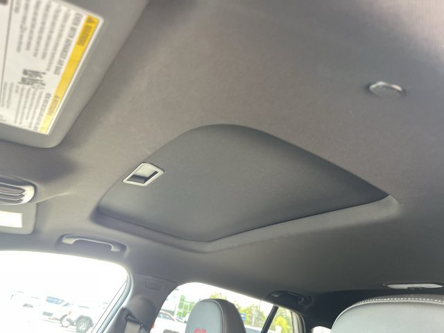 New 2026 Chevrolet Trax RS w/ Sunroof Package FWD image 21