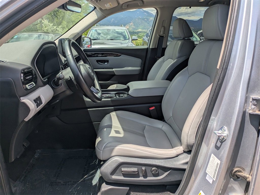 Used 2024 Honda Pilot Touring image 13
