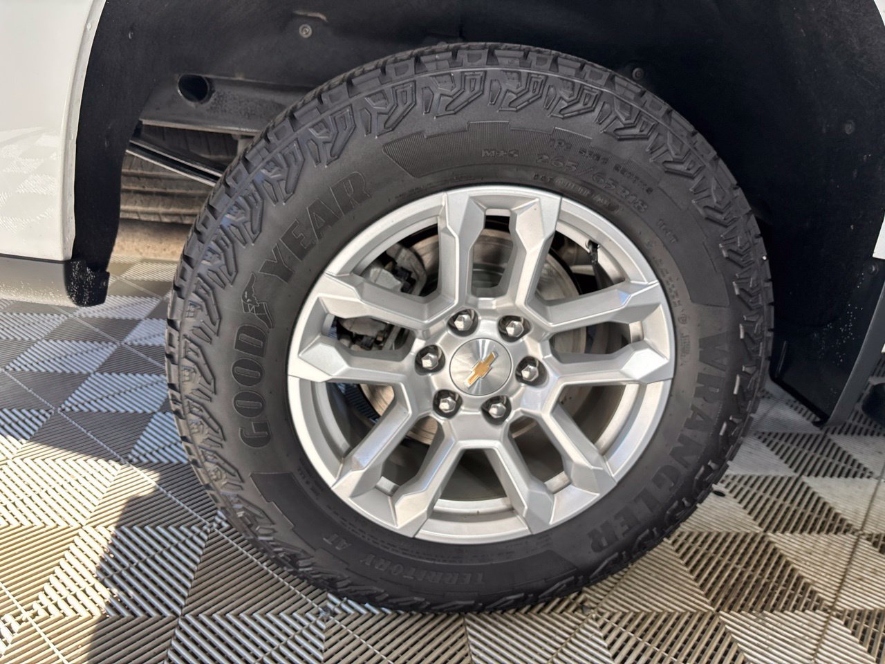 Used 2025 Chevrolet Silverado 1500 LT AWD/4WD image 27