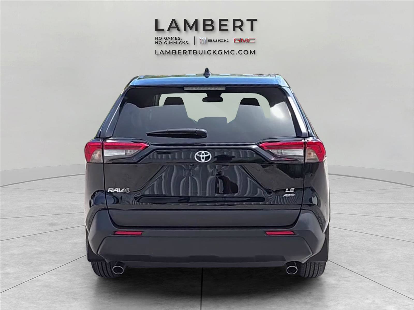 Used 2024 Toyota RAV4 LE AWD/4WD image 4