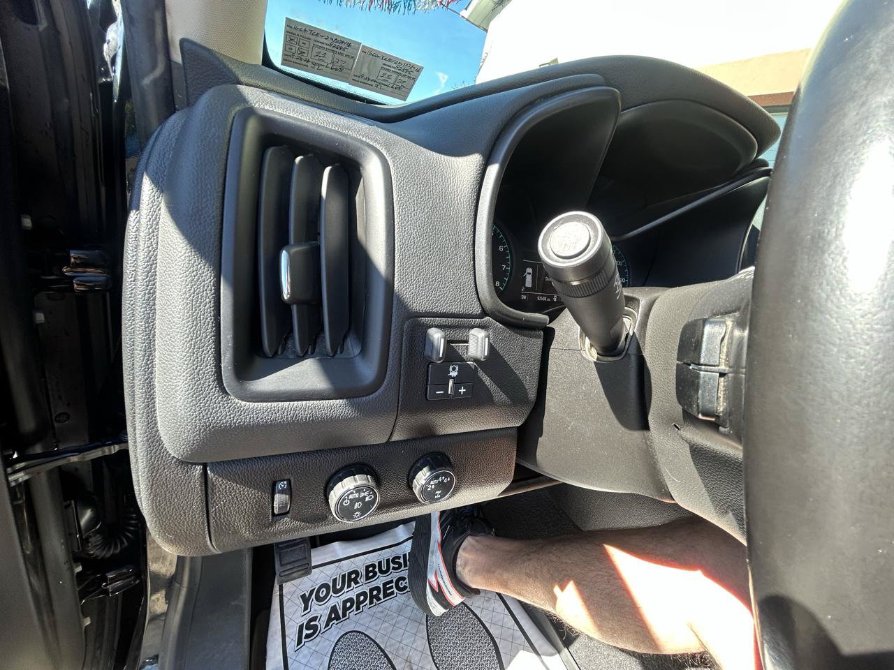 Used 2021 Chevrolet Colorado LT w/ LT Convenience Package AWD/4WD image 16