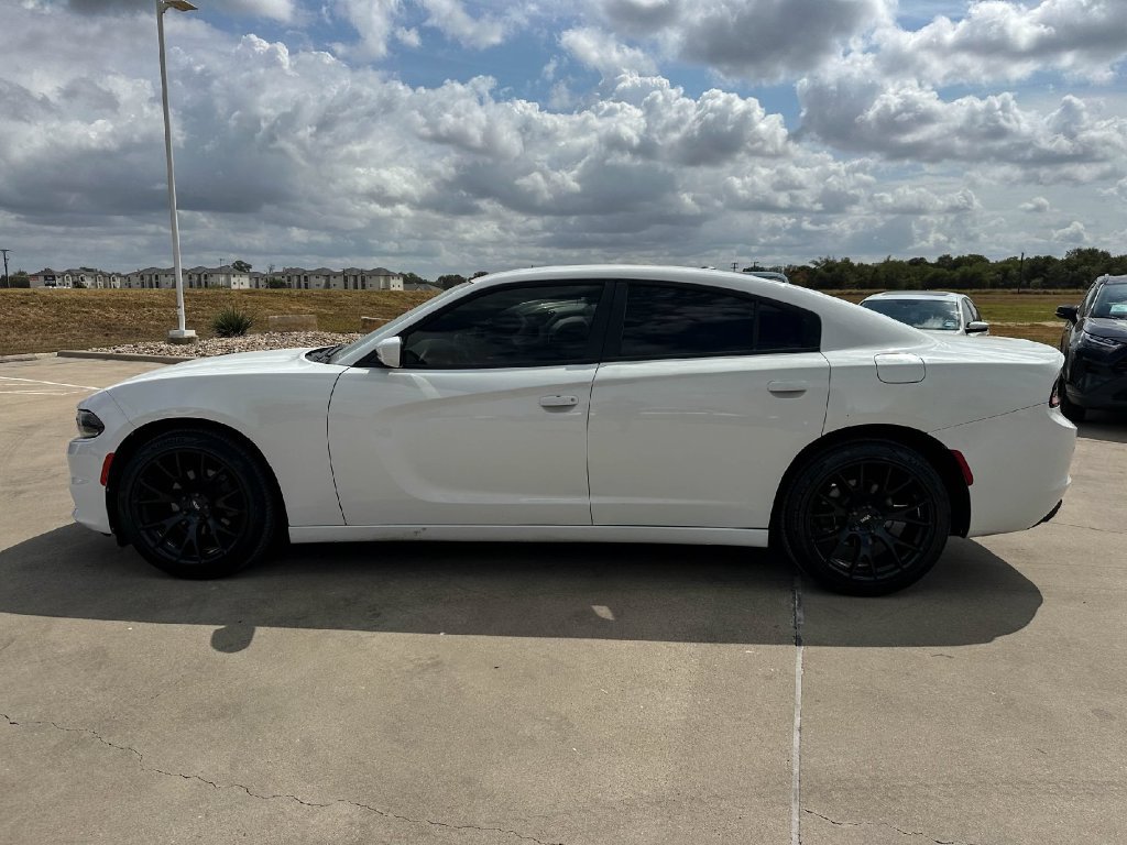 Used 2020 Dodge Charger SXT RWD image 6