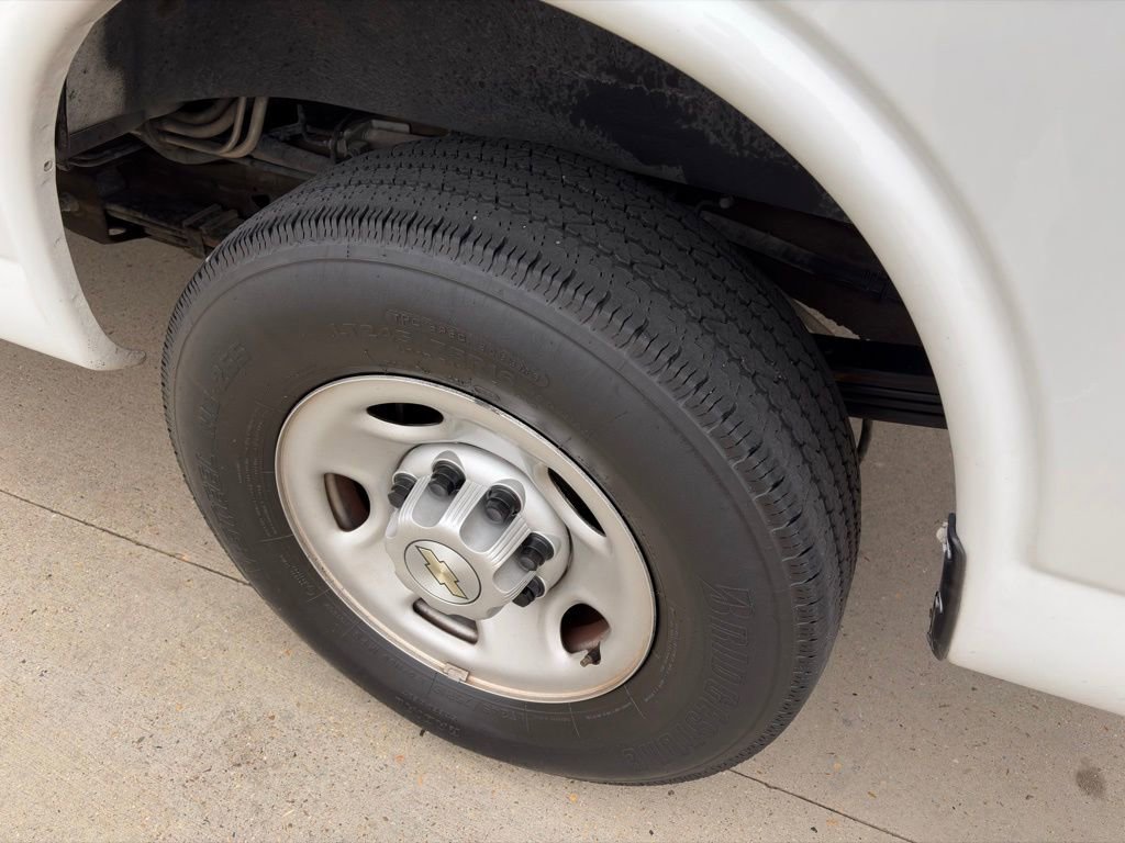 Used 2023 Chevrolet Express 3500 LS image 7