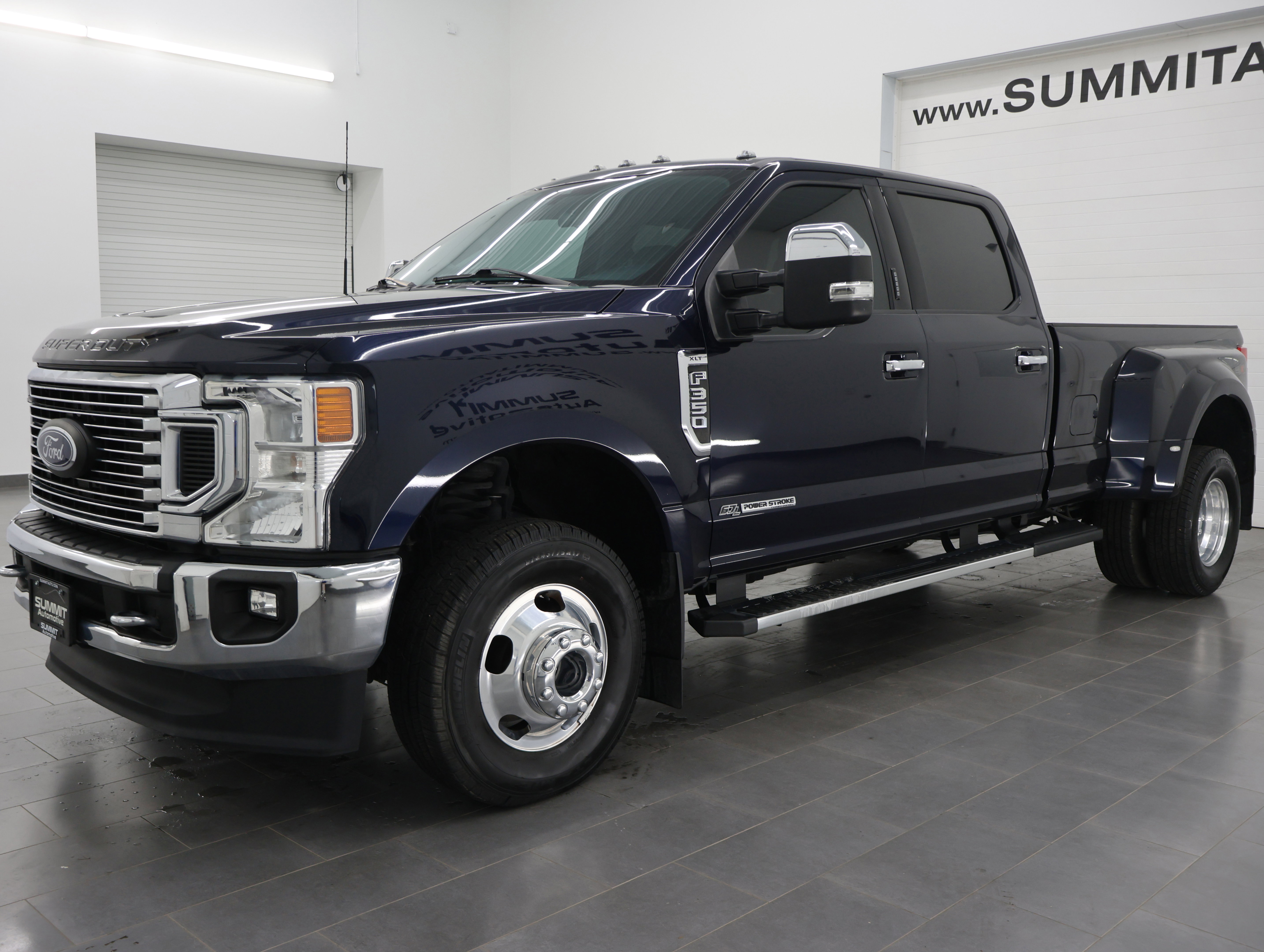Used 2022 Ford F350 XLT w/ XLT Premium Package AWD/4WD image 6
