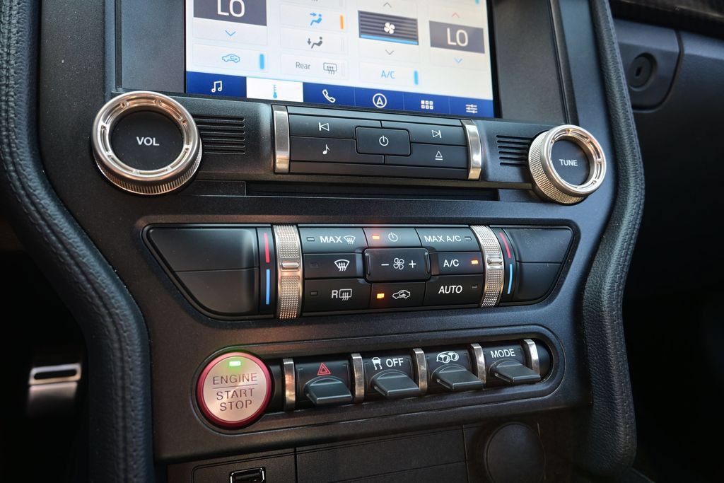 Used 2022 Ford Mustang Shelby GT500 w/ Technology Package RWD image 30