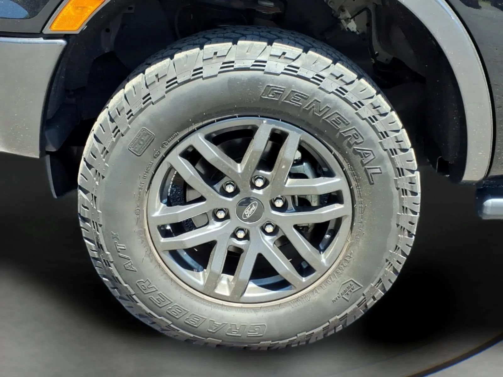 Used 2022 Ford Ranger Lariat w/ Tremor Off-Road Package AWD/4WD image 9