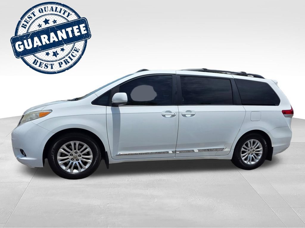 Used 2011 Toyota Sienna XLE FWD image 3