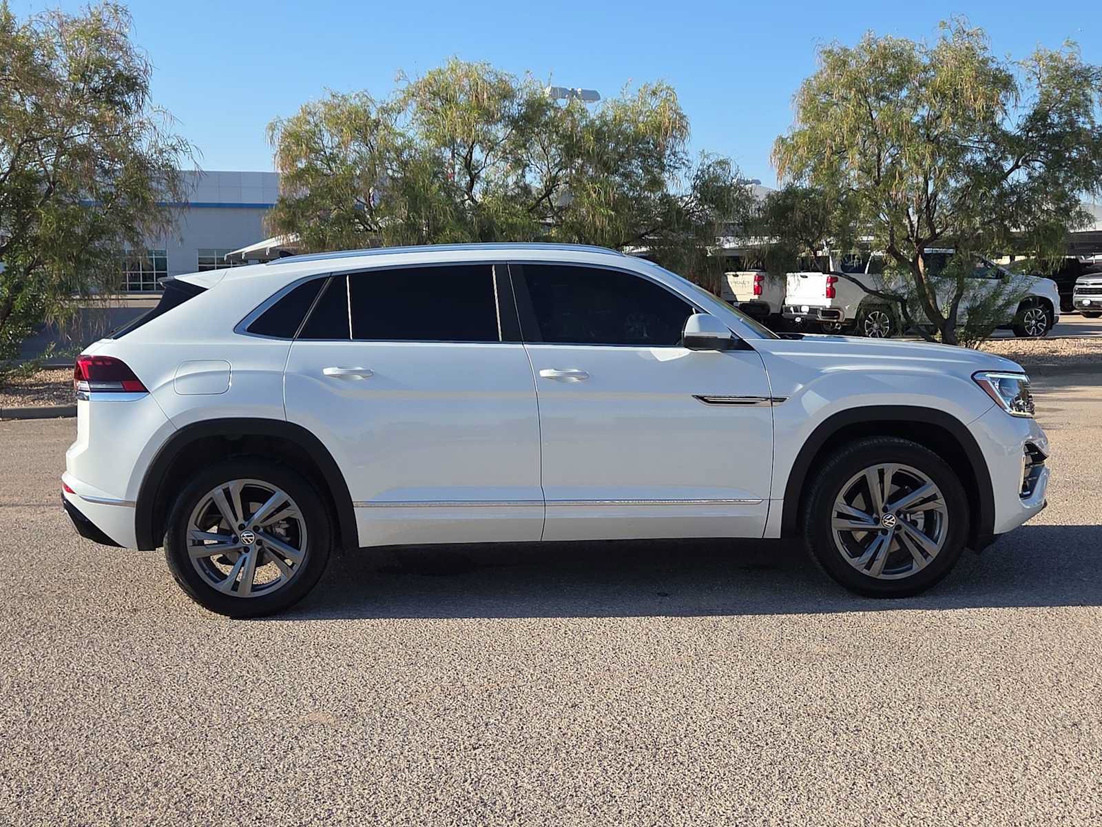 Used 2024 Volkswagen Atlas Cross Sport SEL R-Line AWD/4WD image 9