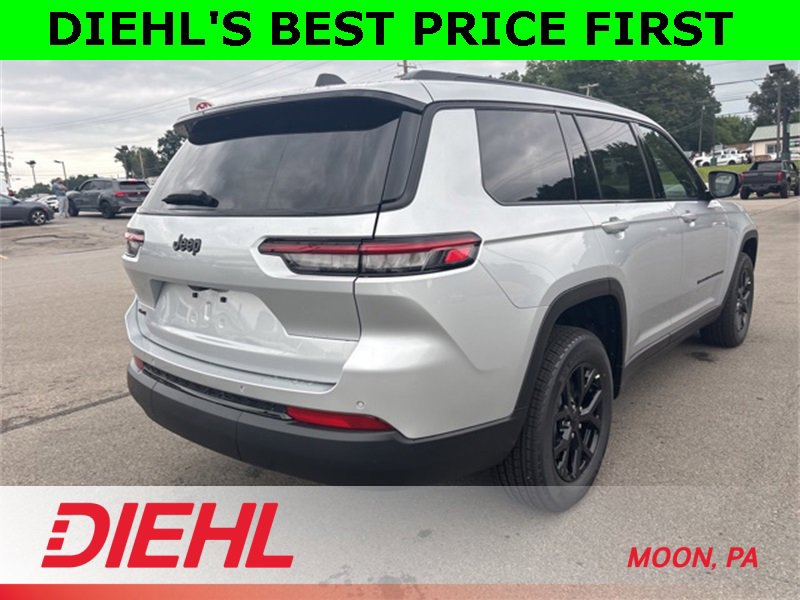 New 2025 Jeep Grand Cherokee L Altitude image 3