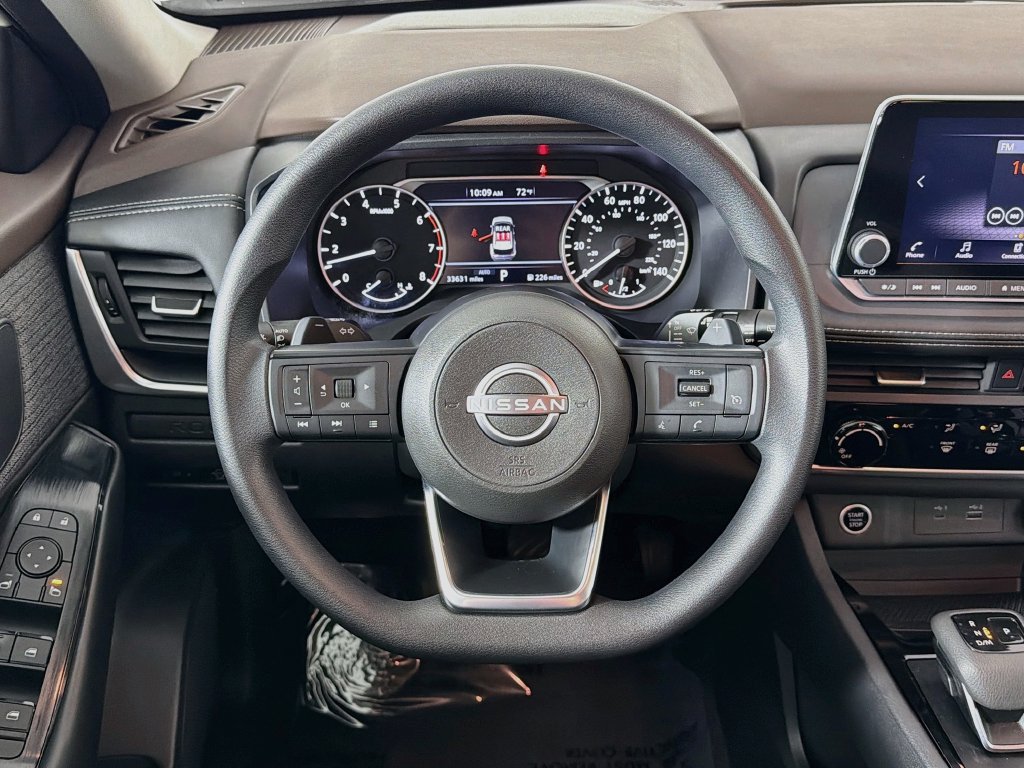 Used 2023 Nissan Rogue S AWD/4WD image 11