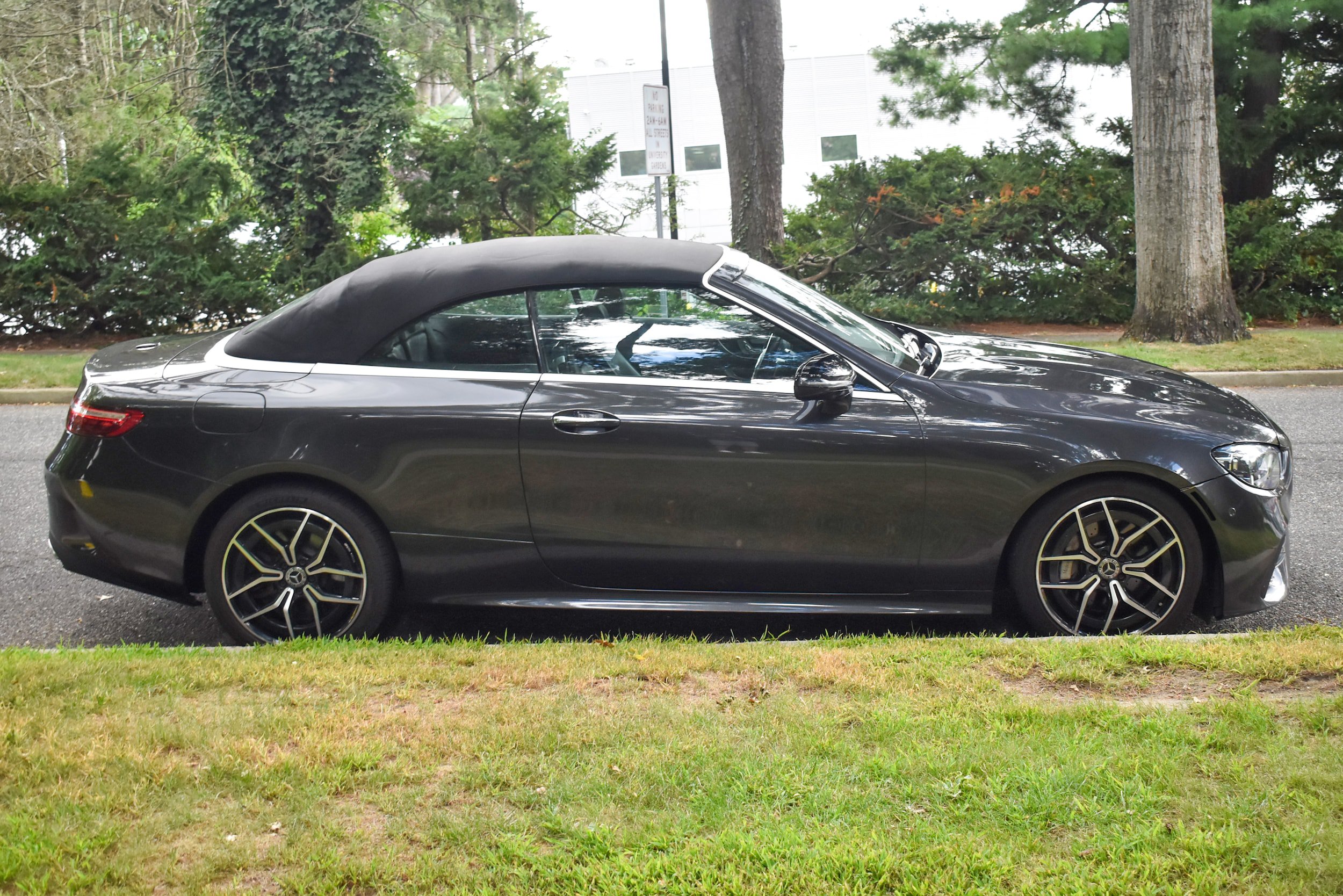 Used 2021 Mercedes-Benz E 450 4MATIC Cabriolet w/ AMG Line image 9