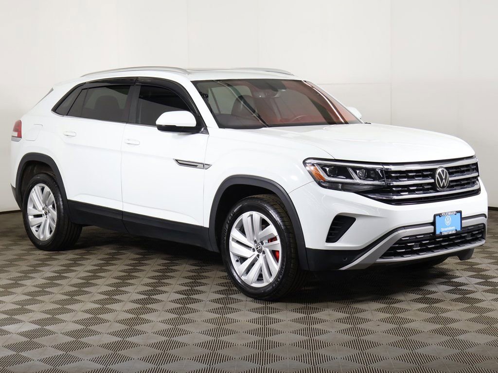 Used 2023 Volkswagen Atlas Cross Sport SE w/ Panoramic Sunroof Package image 2