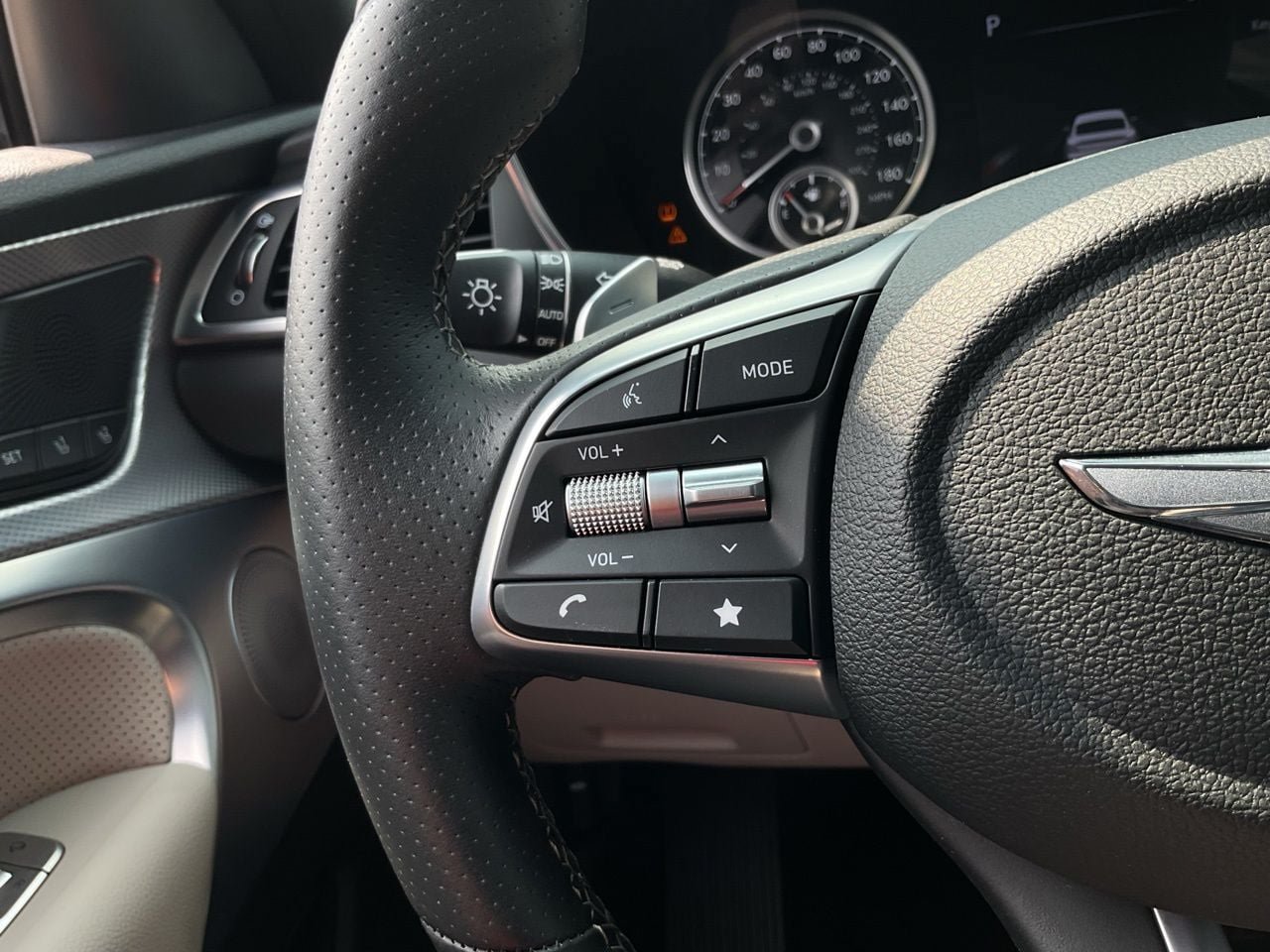 Used 2022 Genesis G70 2.0T w/ Prestige Package RWD image 22