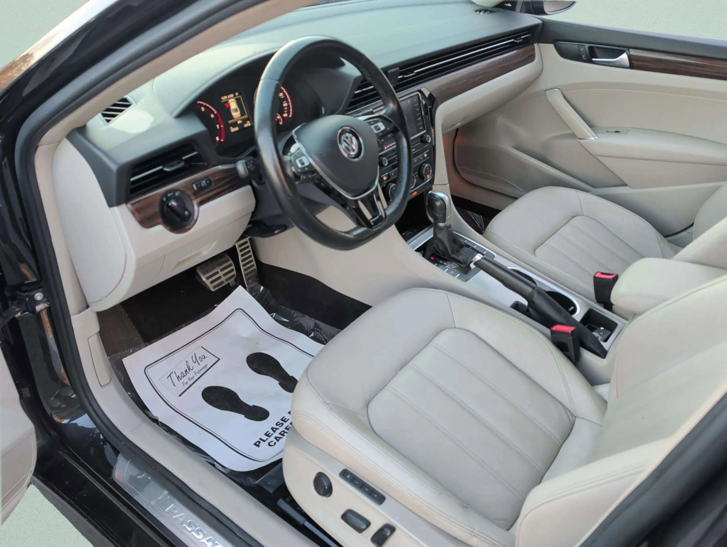 Used 2020 Volkswagen Passat 2.0T SEL image 28