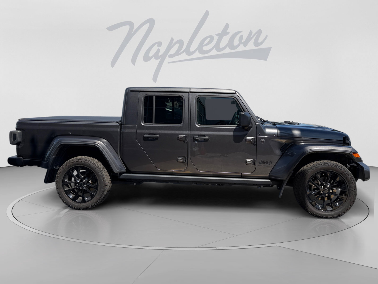 Used 2024 Jeep Gladiator Overland AWD/4WD image 7