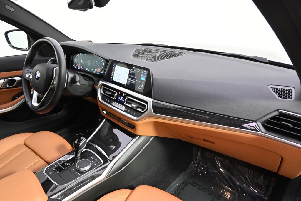 Used 2022 BMW 330i xDrive Sedan w/ Driving Assistance Package image 15