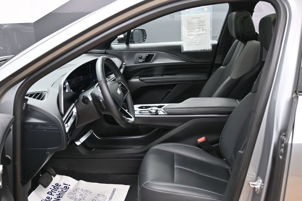 Used 2024 Cadillac Lyriq Tech RWD image 30