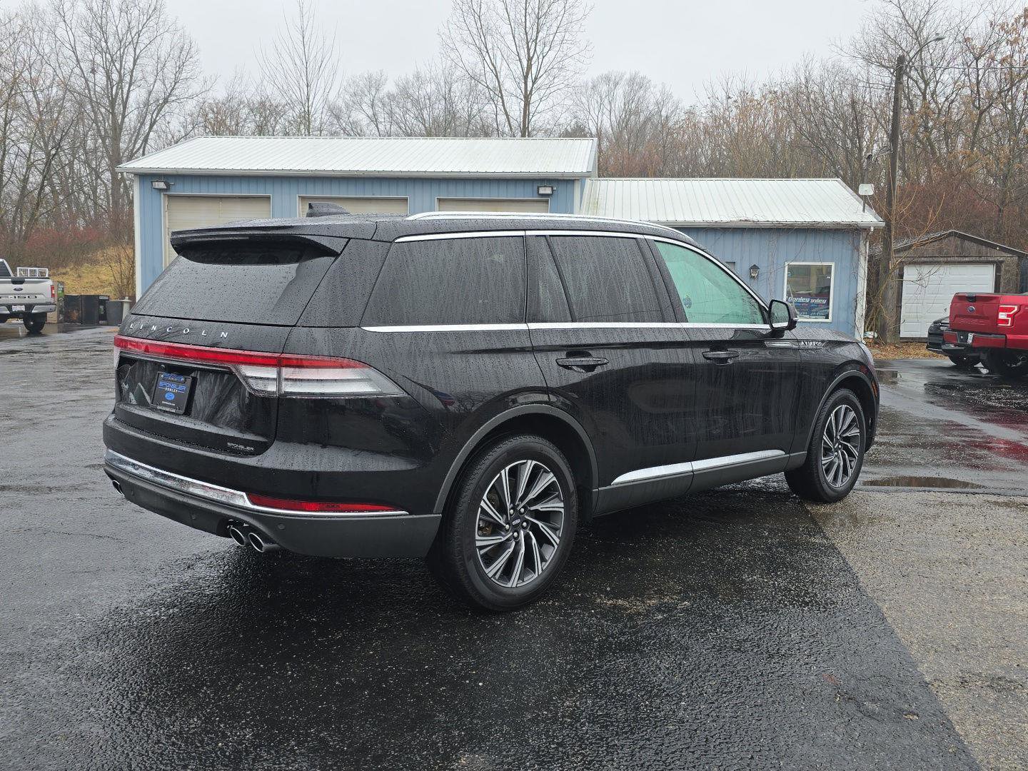 Used 2025 Lincoln Aviator AWD image 44