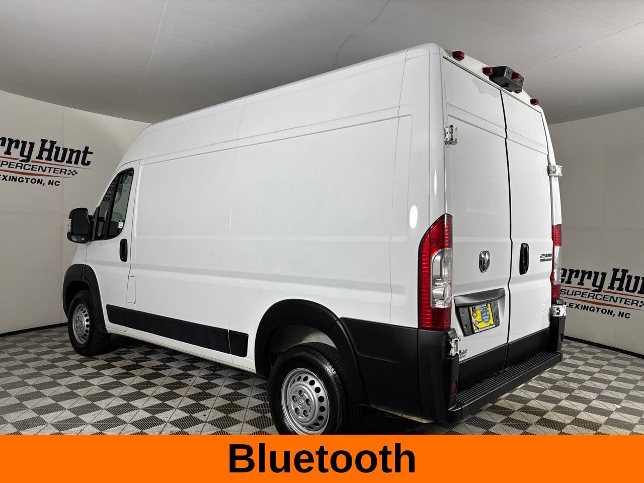 Used 2025 RAM ProMaster 2500 w/ Convenience Group FWD image 9