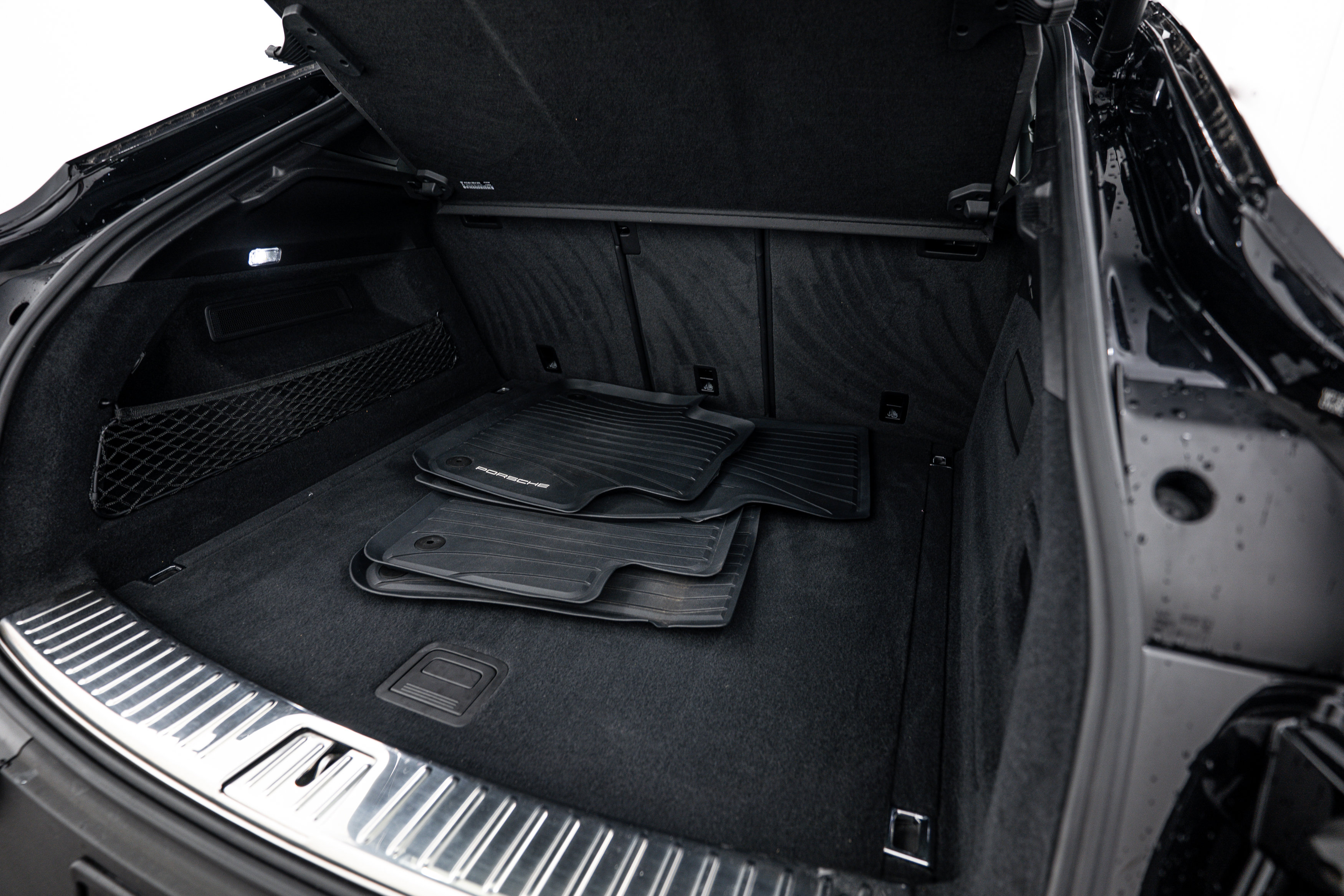 Certified 2022 Porsche Cayenne Platinum Edition AWD/4WD image 25