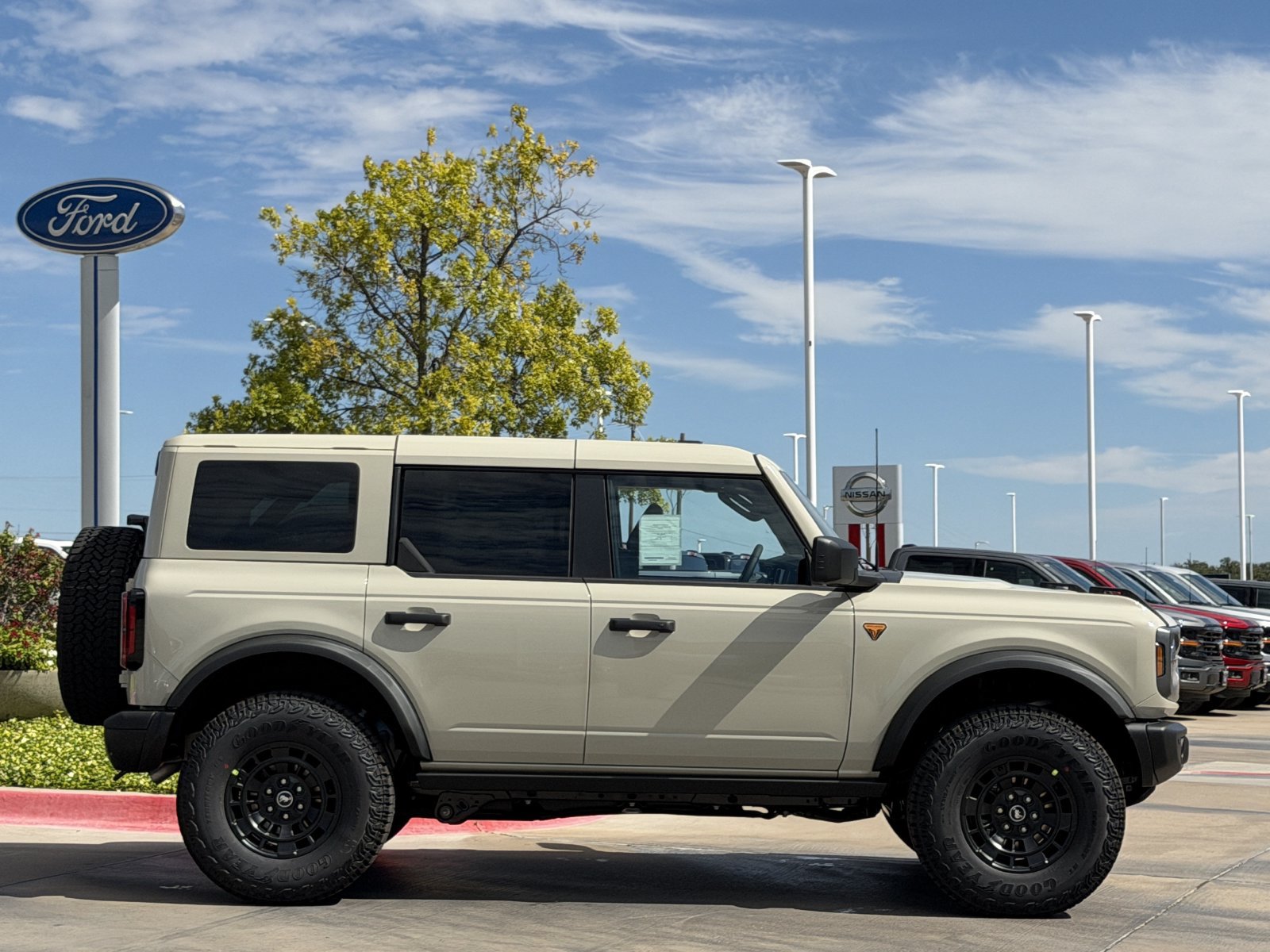 New 2026 Ford Bronco Badlands AWD/4WD image 3