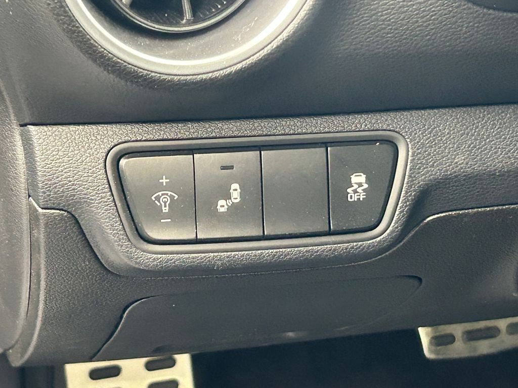 Used 2023 Kia Forte GT-Line image 14