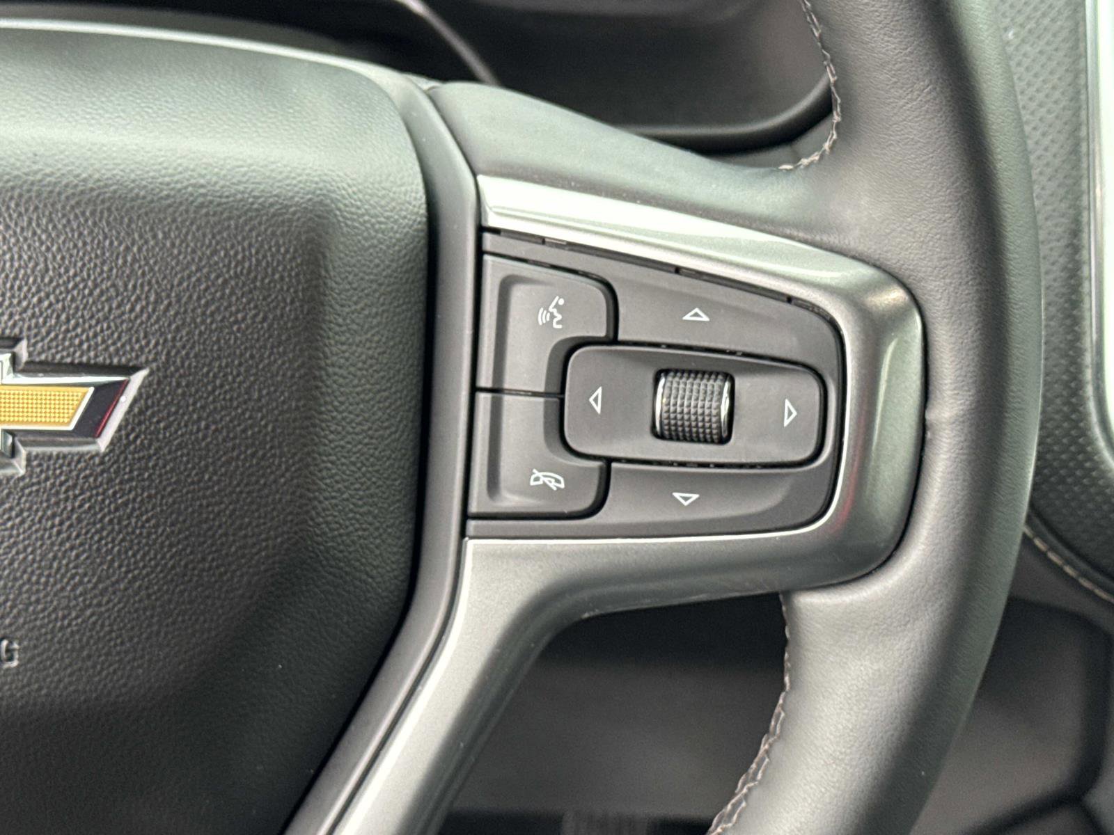 Certified 2023 Chevrolet Suburban Premier image 8