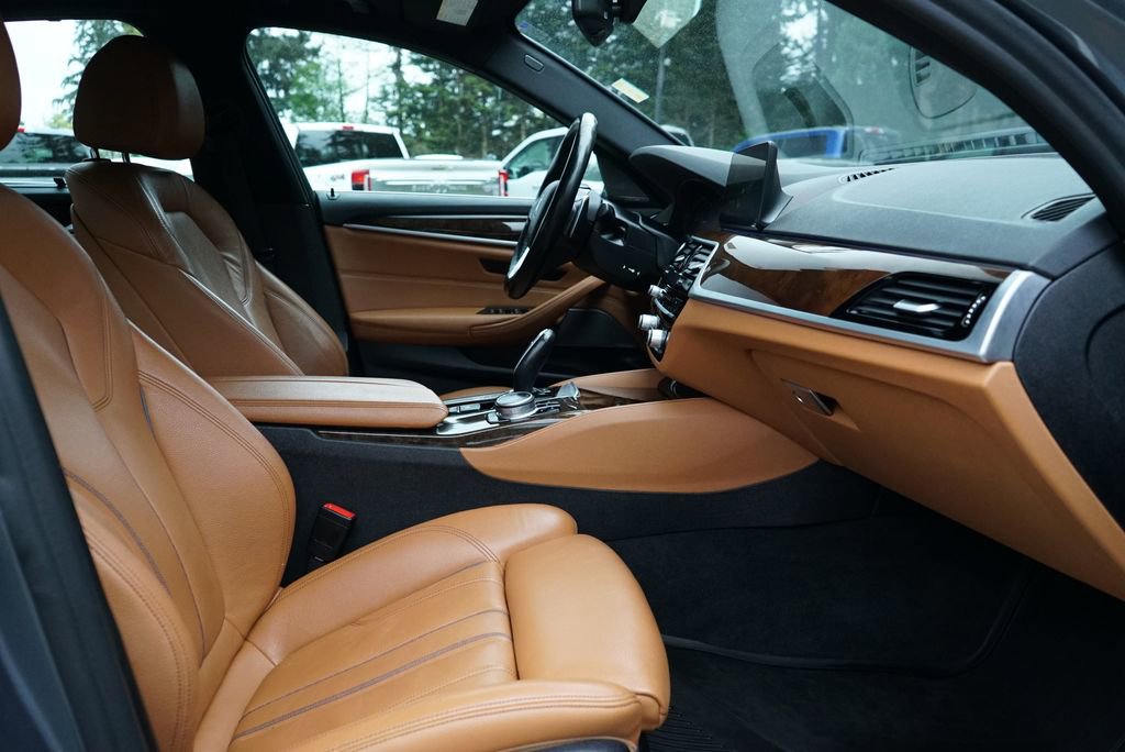Used 2019 BMW 530e w/ Executive Package RWD image 9