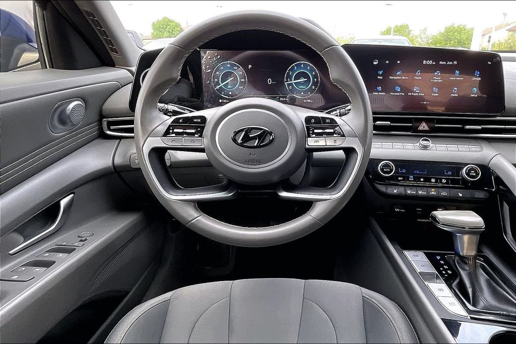 Used 2023 Hyundai Elantra SEL w/ Convenience Package FWD image 5