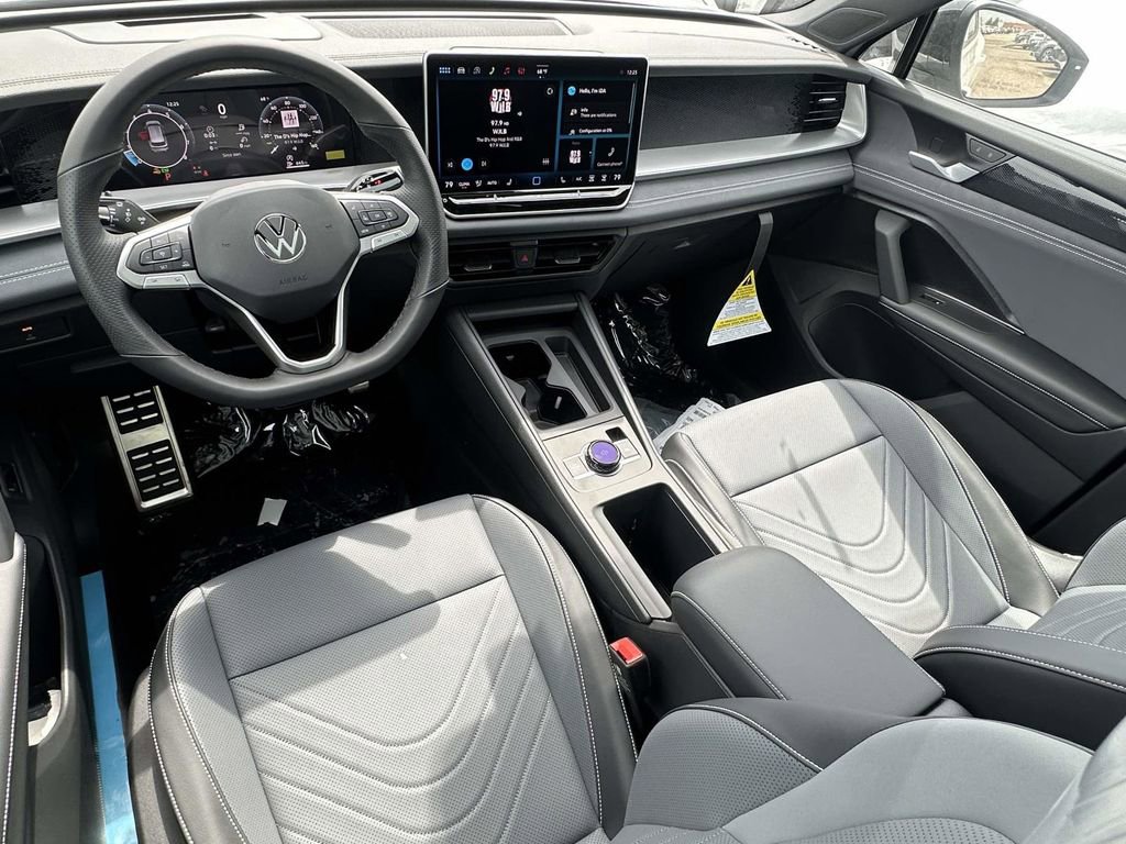 New 2026 Volkswagen Tiguan SE R-Line image 11