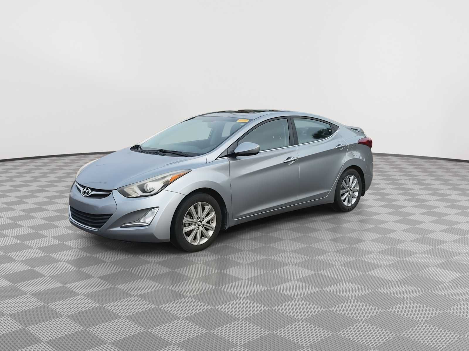 Used 2015 Hyundai Elantra SE w/ Option Group 03 FWD image 4