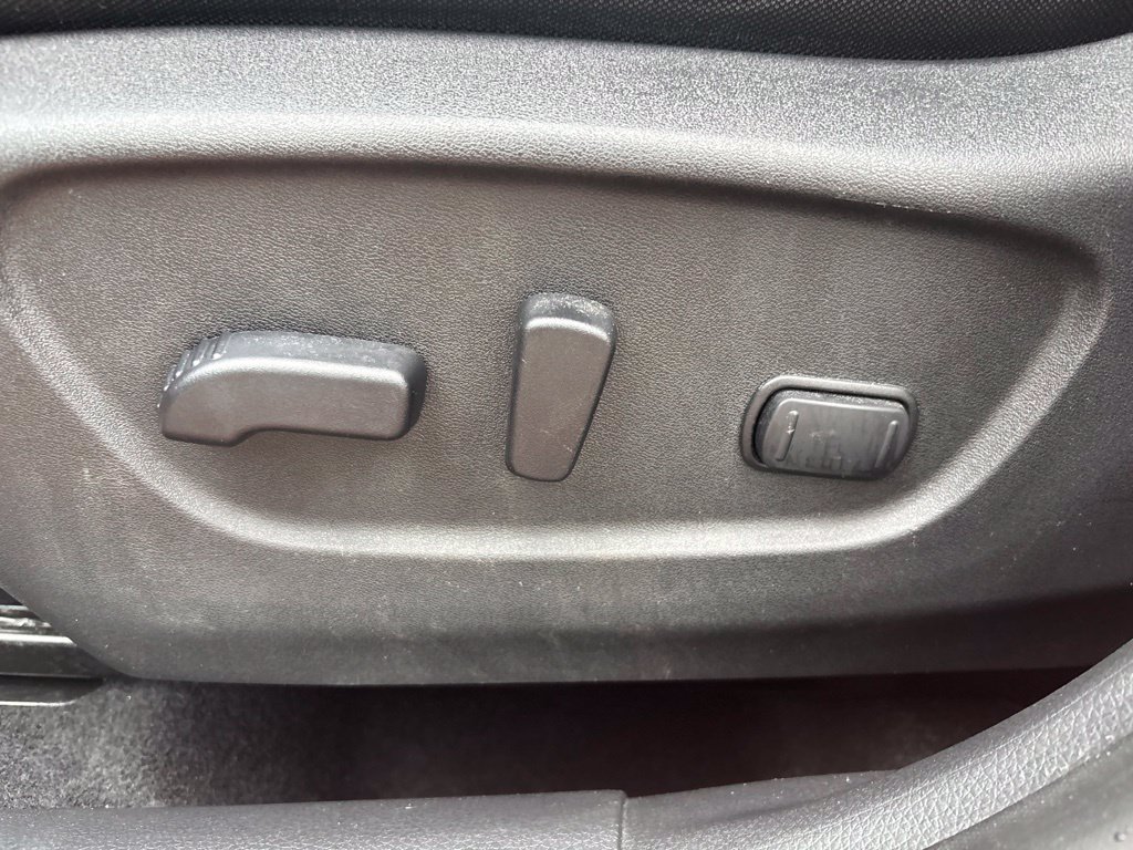 Used 2020 Nissan Rogue SV AWD/4WD image 19