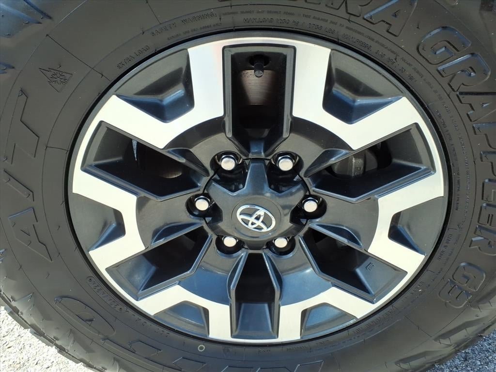Used 2023 Toyota Tacoma TRD Off-Road AWD/4WD image 10