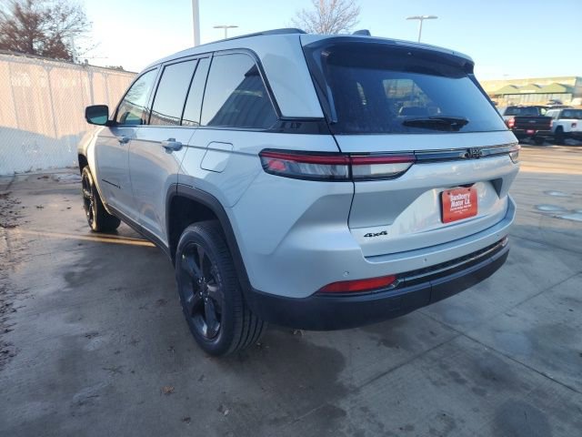 New 2025 Jeep Grand Cherokee Altitude image 21