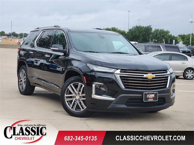 Used 2024 Chevrolet Traverse High Country FWD image 1