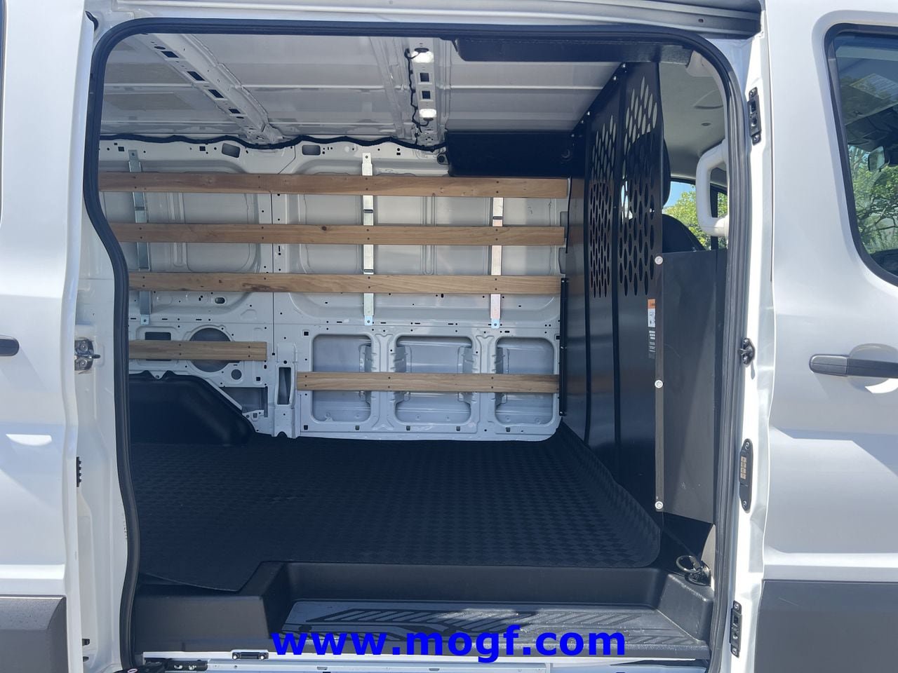 Used 2025 Ford Transit 250 Low Roof w/ Exterior Upgrade Package RWD image 19