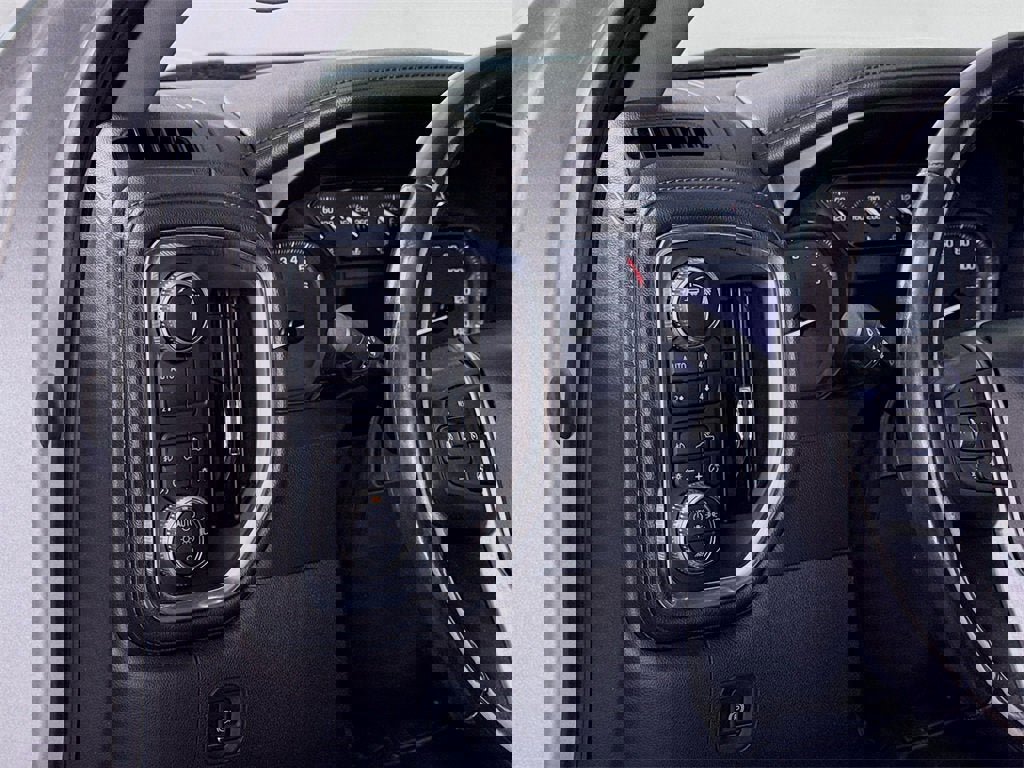 Used 2019 GMC Sierra 1500 SLT w/ SLT Premium Package image 4