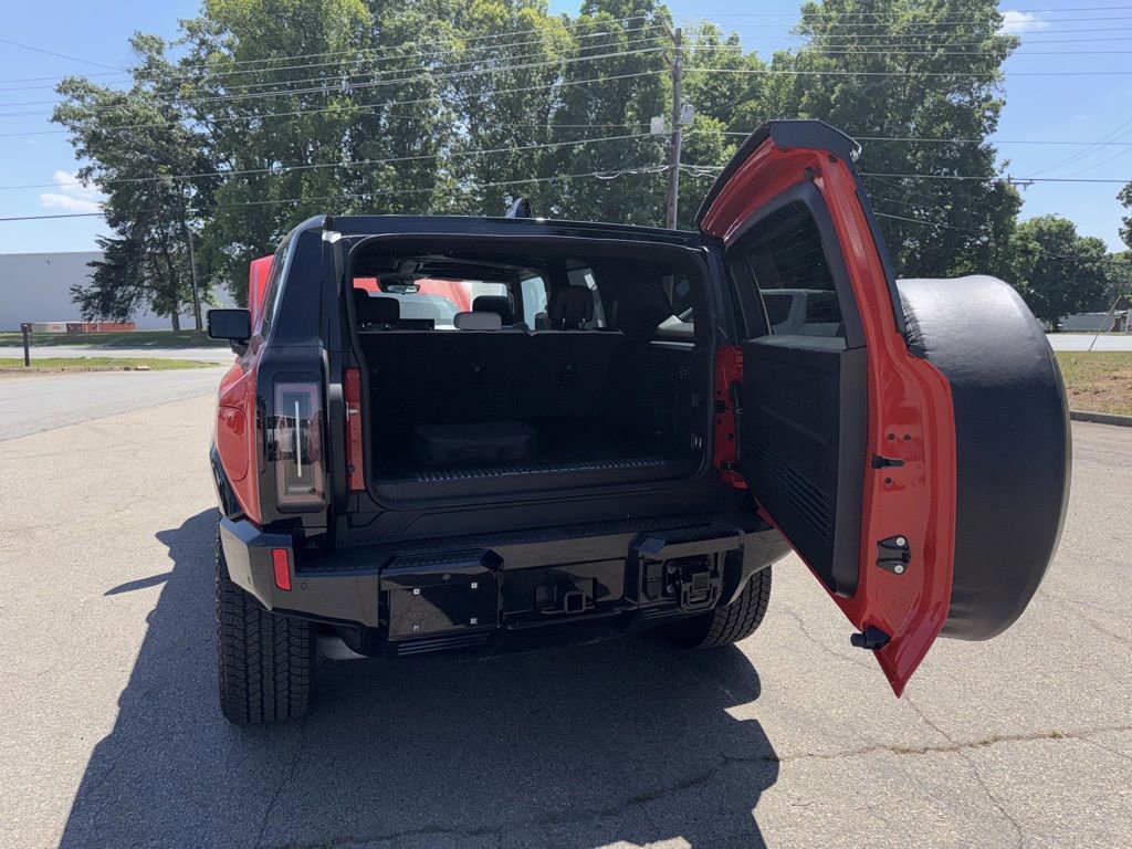 Used 2025 GMC Hummer EV 3X w/ LPO, Dark Essentials Package AWD/4WD image 31