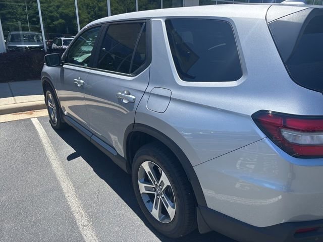 Used 2024 Honda Pilot EX-L image 11