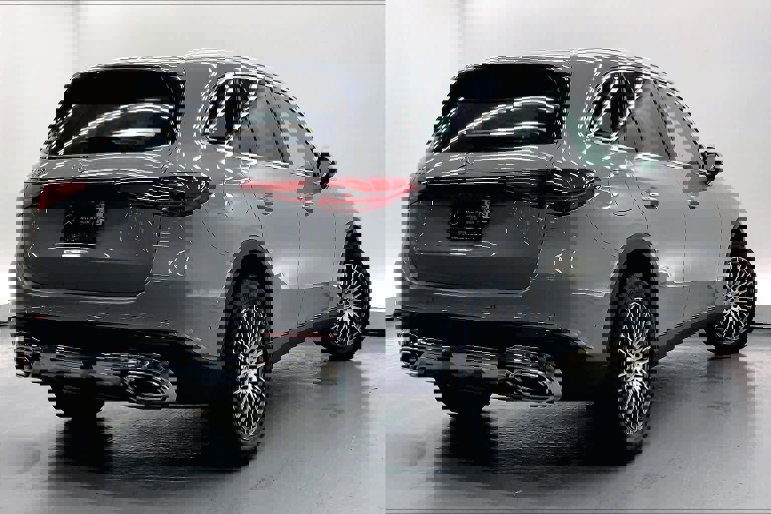 Used 2026 Mercedes-Benz GLC 300 image 5