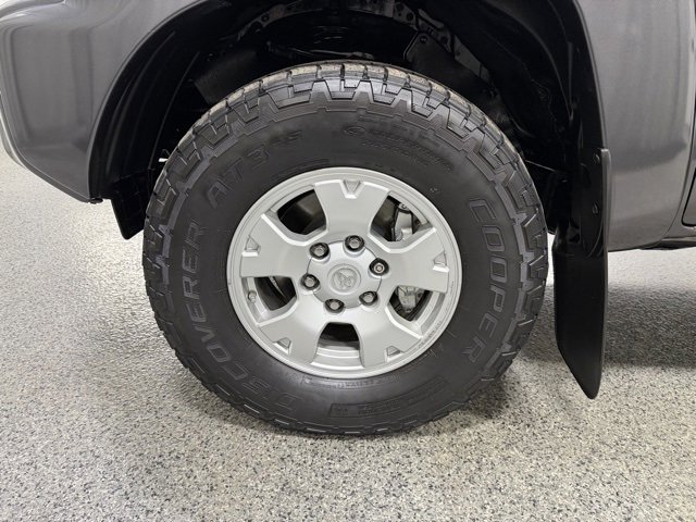 Used 2015 Toyota Tacoma 4x4 Access Cab V6 w/ TRD Off-Road Package image 24