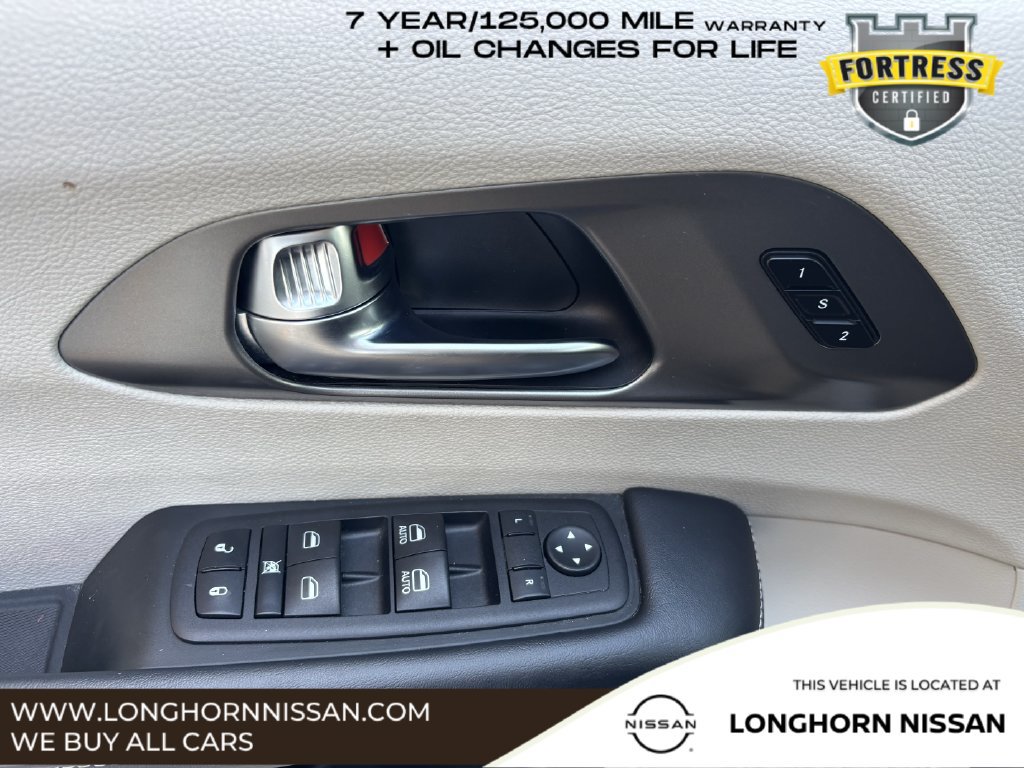 Used 2023 Chrysler Pacifica Touring-L FWD image 19